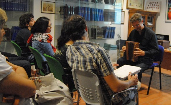 Corrado Rojac demonstrating the 19th Century instrument