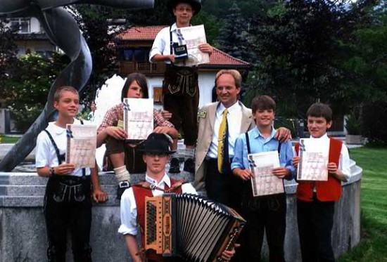 Gottfried Hubman mit seinen erfolgreichen Studenten